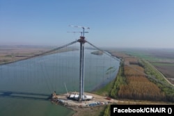 Podul peste Dunăre are infiltrații la structura de susținere de sub apă