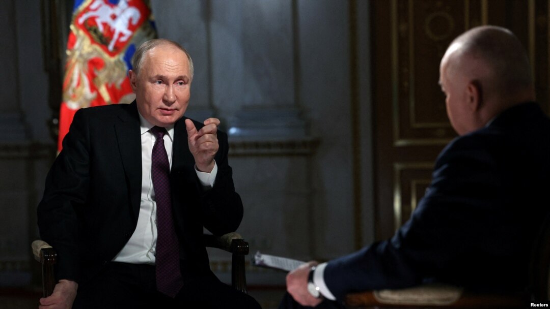 Vladimir Putin RIA Novosti agentliyinin başçısı Dmitri Kiselyova müsahibə verib