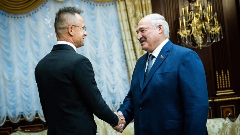 Лукашенко аз Орбан хост, ки ба Беларус равад
