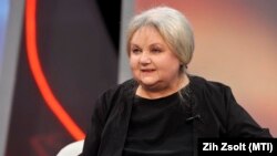 Pogány Judit színész a Hogy volt!? című tv-műsor felvételén, az MTVA Kunigunda utcai gyártóbázisának stúdiójában, 2016. január 20-án