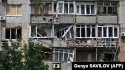 Пошкоджений житловий будинок у прифронтовому місті Авдіївка Донецької області, червень 2023 року 