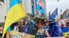 Активісти ЛГБТК+ спільноти на Марші Рівності, перетин вулиць Хмельницького та Чикаленка, Київ, 16 червня 2024 року