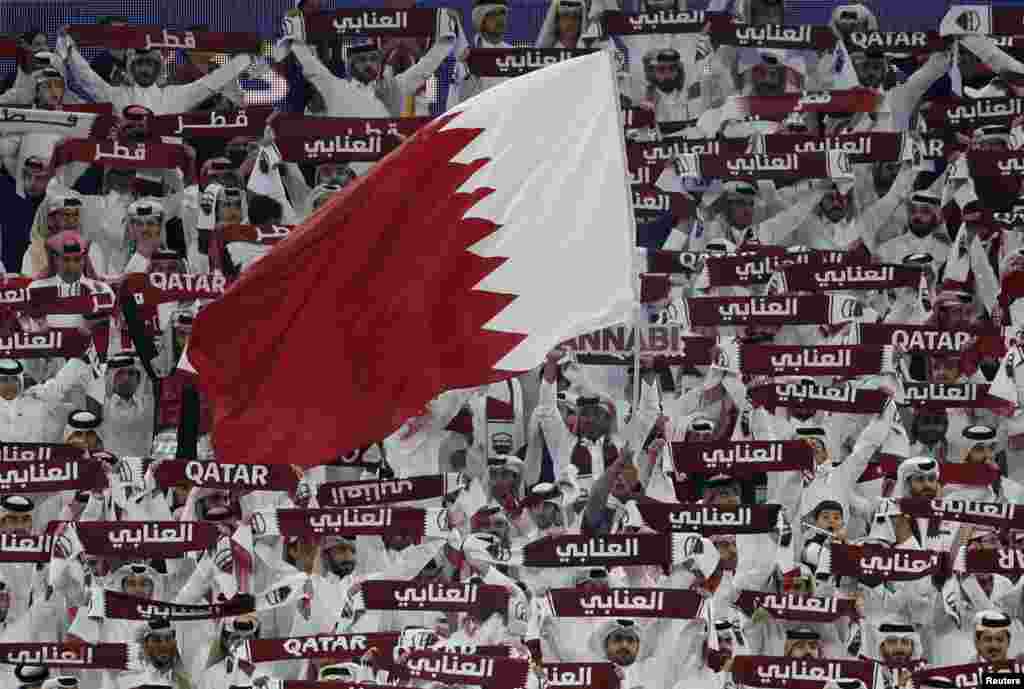 Катар буга чейин 10 жолу Азия Кубогун катышып, эки жолу 2000-2011-жылдары мелдештин чейрек финалына жеткен. 2019-жылы өткөн Азия Кубогундагы финалдык беттешинде Катар Жапония курамасын 3:1 эсеби менен утуп, чемпион болгон.