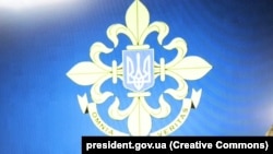 Как пишет СВР Украины, по состоянию на осень 2025 года зафиксировано более 1500 протоколов по статье о «дискредитации армии» РФ