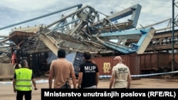 Претставници на службата за заштита и спасување го посетија пристаништето во Бар по силното невреме што ја зафати Црна Гора, 2 јули.