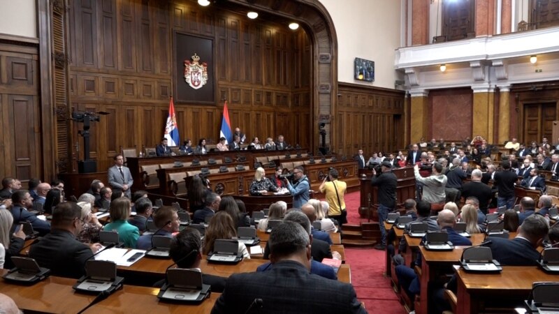 Skupština Srbije raspravlja o sprečavanju migracija birača 