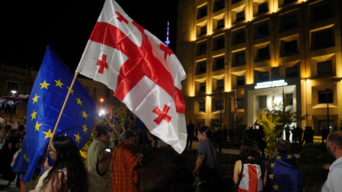 Парламент Грузии принял в первом чтении пакет законов с ограничениями  против ЛГБТ+