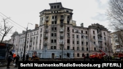 Russian missiles hit various parts of Kyiv on March 21, including the Shevchenkivskiy district. 