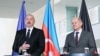 Президент Азербайджану Ільхам Алієв (ліворуч) і канцлер Німеччини Олаф Шольц провели спільну пресконференцію в Берліні, Німеччина, 26 квітня 2024 року