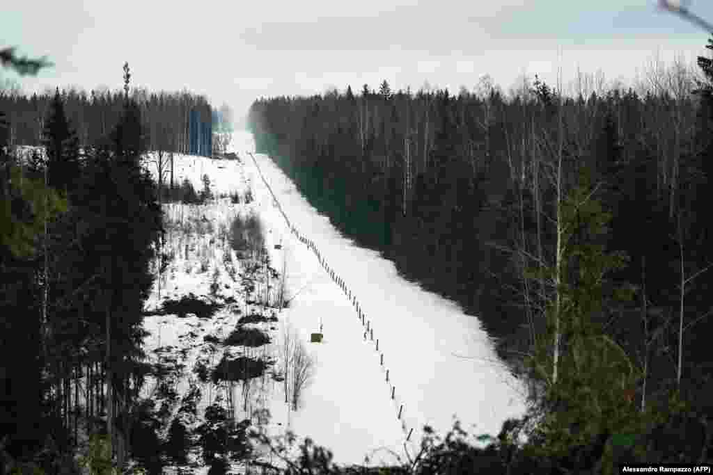 The Finnish-Russian border near Imatra, as seen in March 2023. In areas near human settlements, the border between the two countries is currently lined with a fence designed to stop only wandering livestock, and people can easily hop over it.