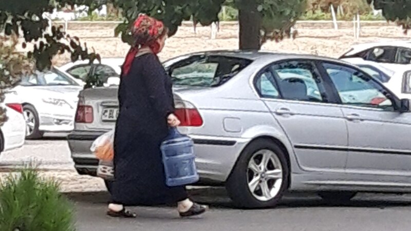 Aşgabatda sarp edilen suw üçin töleg geçiren raýatlar goşmaça töleglere sezewar edilýär