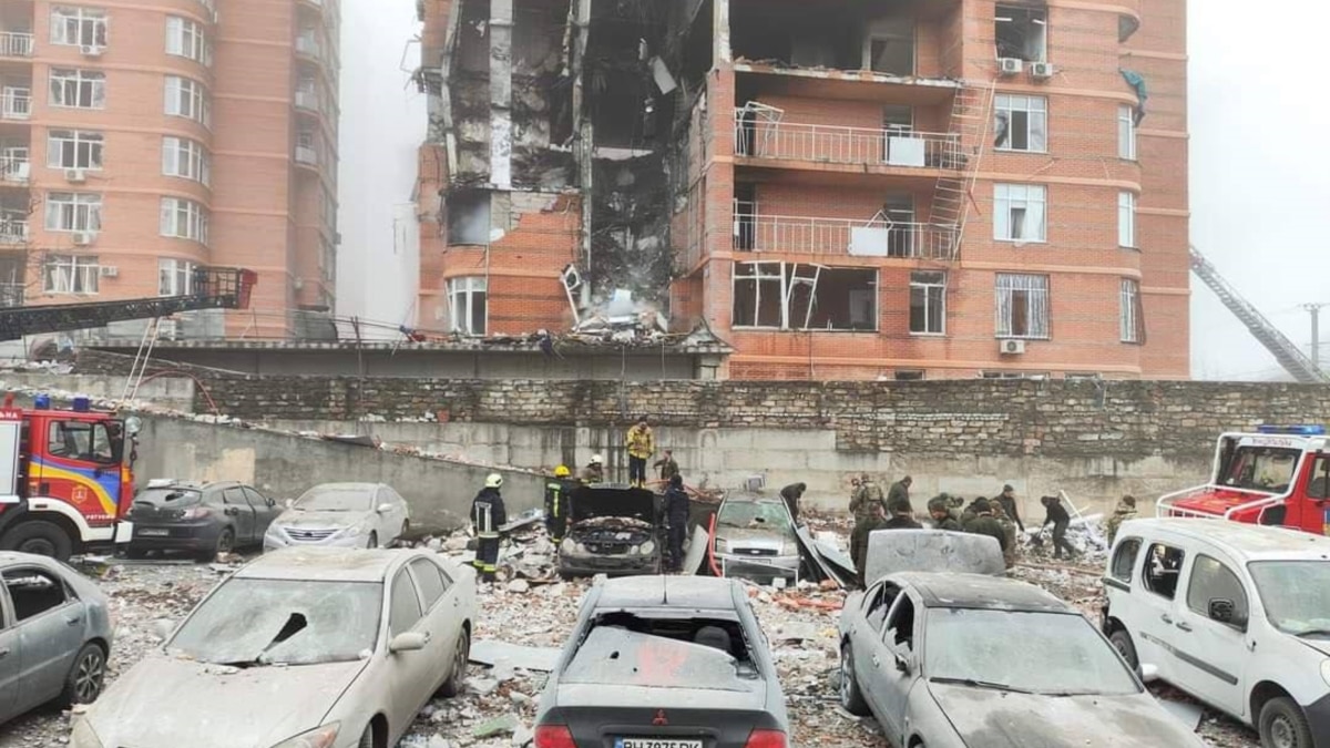 війська РФ двічі атакували Одесу дронами – є постраждалі, пошкоджені житлові будинки
