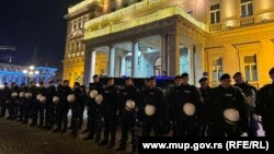 Policija pred zgradom Skupštine Grada, Beograd, 24. decembar 2023. 