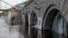 Рівень води в Дніпрі в Києві знову підвищився: в КМВА розповіли, чи є загроза місту