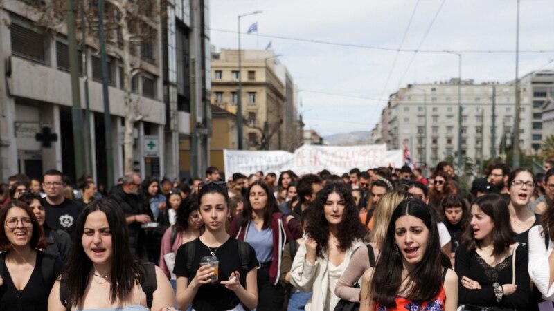 Hiljade na novom protestu u Grčkoj zbog pogibije 57 ljudi u sudaru vozova