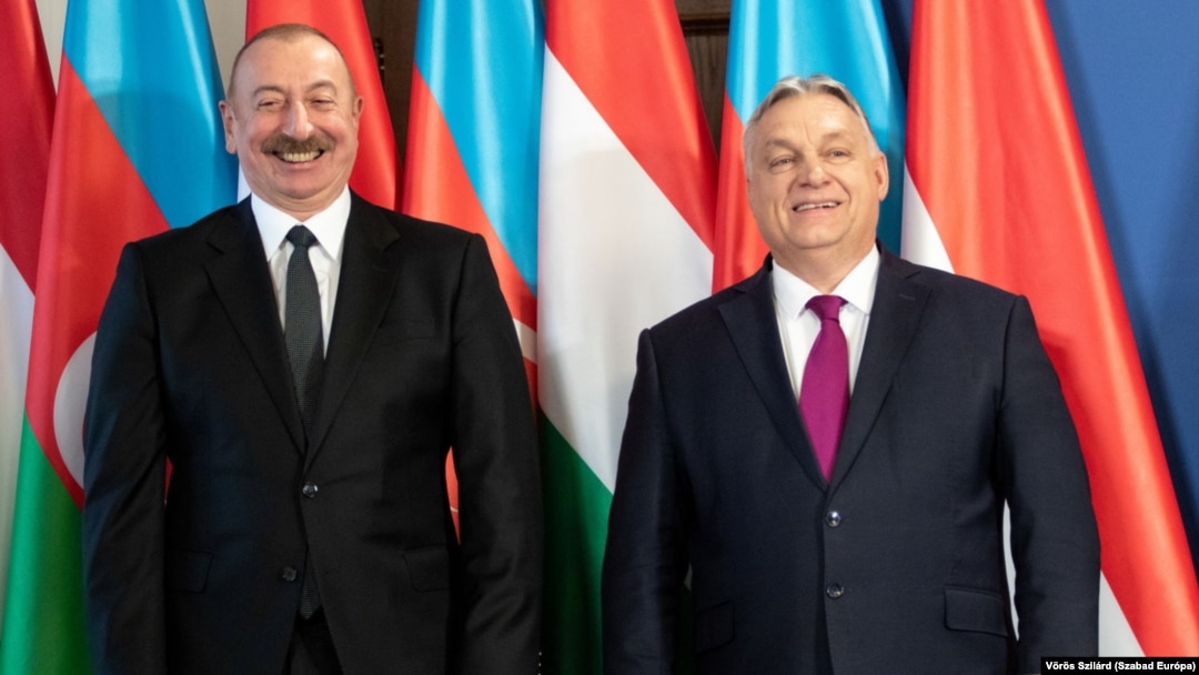 Hungarian FM Makes Fence-Mending Visit To Armenia