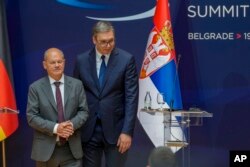 Cancelarul german Olaf Scholz și președintele sârb Aleksandar Vucici la Belgrad, 19 iulie 2024.