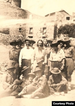 Архимандрит Иоанн (Шаховской) с русскими добровольцами, 1937