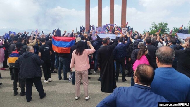 Armenia - Supporters of Archbishop Bagrat Galstanian rally at the Sardarapat war memorial, May 28, 2024.