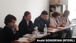 Участники круглого стола, организованного Детским фондом Абхазии, обсудили проблему буллинга и кибербуллинга в школах