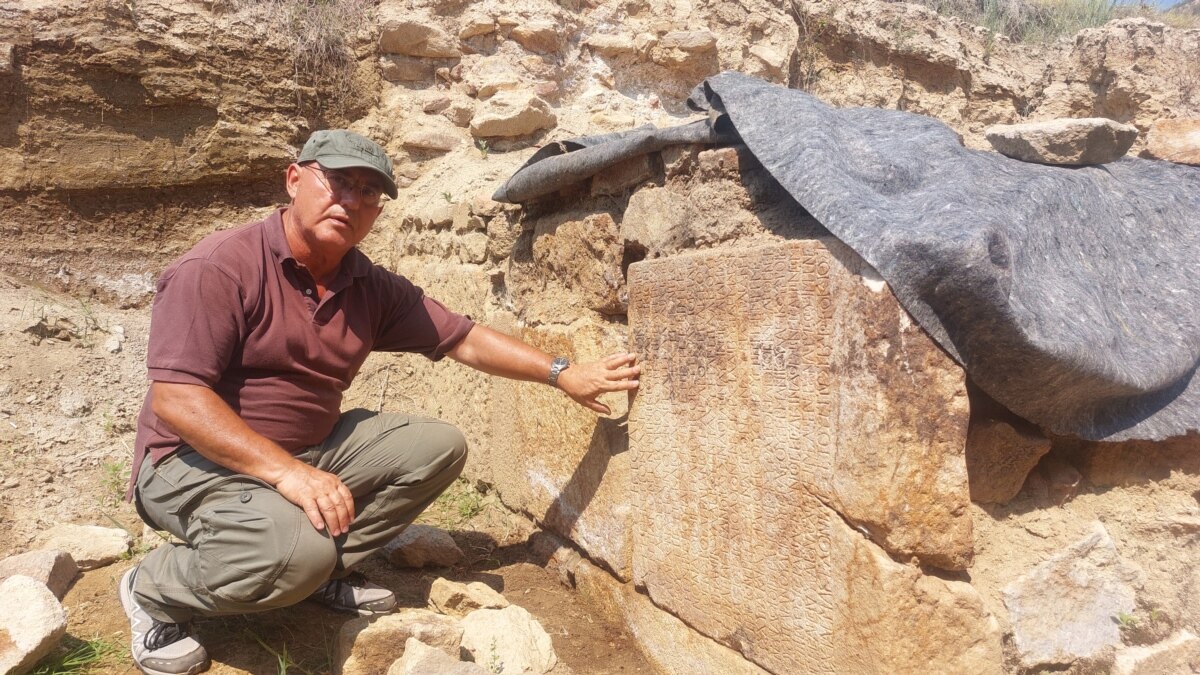 Статуя на Хермес. Или почти. Тя привлече вниманието на света