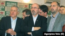 Laszlo Borbely, care avea să devină curând ministru al Mediului, președintele UDMR, Marko Bela, candidatul la președinție, Kelemen Hunor, în noiembrie 2009, după aflarea rezultatelor exit-poll-urilor din primul tur al alegerilor prezidențiale.