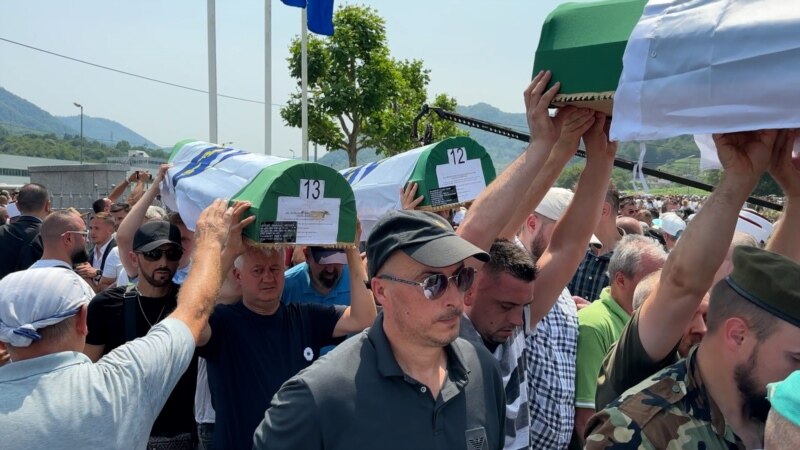 Во Поточари погребени останки од 30 жртви на геноцидот во Сребреница