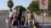 АКШ-Мексика чек арасы: тосмодон ашып өткөндөр депортацияланат