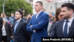 Protestu su prisustvovali premijer Dritan Abazović (levo) i ministar unutrašnjih poslova Filip Adžić (u sredini).