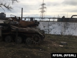 Знищена бронетехніка у Маріуполі на «Азовсталі», грудень 2022 року