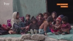 Kemény tél vár a Pakisztánból kiutasított, hajléktalanná vált afgán családokra