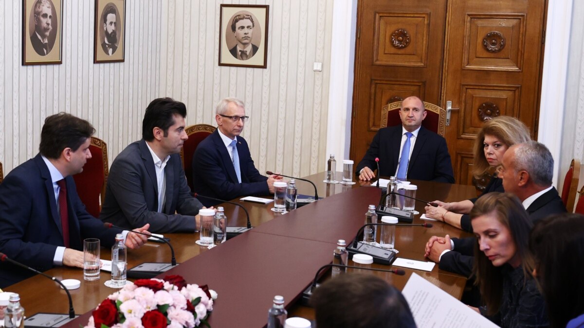 Продължаваме промяната – Демократична България“ (ПП-ДБ) взе и веднага върна