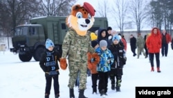 Novinari i istraživači su identifikovali beloruske kampove za odmor u koje su ruske vlasti silom prebacivale ukrajinsku decu i podvrgavale proruskoj propagandi.