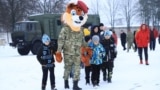 Украінскія дзеці ў Беларусі ў вайсковай частцы 3214. Фота: МУС Беларусі 