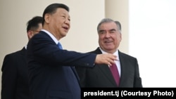 Эмомалӣ Раҳмон ва Си Ҷинпин, раҳбарони Тоҷикистону Чин. Душанбе, моҳи июли соли 2024