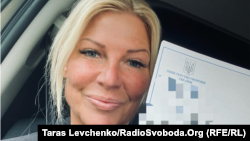 Колишня депутатка шведського парламенту Керолін Норденґріп від партії «Шведські демократи» нині підписала контракт та вступила до лав ЗСУ, фото кореспондента Радіо Свобода