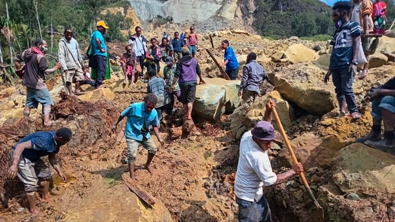 Папуа-Жаңы Гвинеяда жер көчкү 700дөй кишинин өмүрүн алды