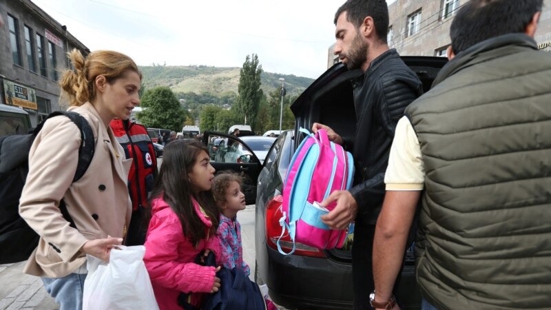 Armenci napuštaju Nagorno-Karabah