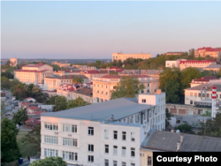 Вид на центральную часть Севастополя (в центре кадра – здание штаба ЧФ). Фото 2022 года