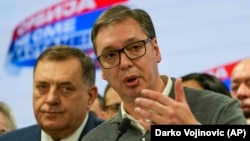 Vučić i Dodik u izbornom štabu vladajuće Srpske napredne stranke nakon izbora u Srbiji, Beograd, 17. decembar 2023.