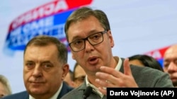 Aleksandar Vučić i izbornom štabu Srpske napredne stranke nakon proglašenja pobede, 17. decembar 2023.