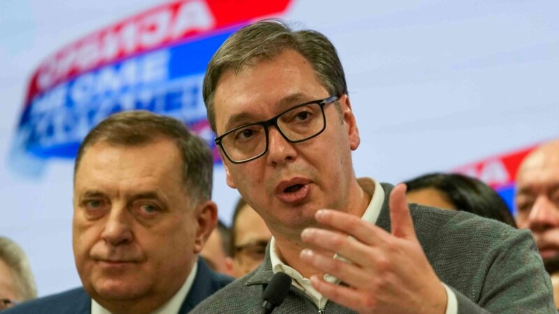 Država dovoljno jaka da odbrani Beograd, izjavio Vučić povodom incidenata ispred Skupštine Grada