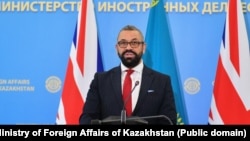 Министр иностранных дел Британии Джеймс Клеверли на брифинге в Астане после встречи с казахстанскими официальными лицами. Астана, 18 марта 2023 года