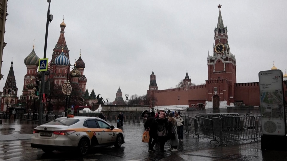 Tajik Man Detained In St. Petersburg Amid Migrant Crackdown - Vimarsana News