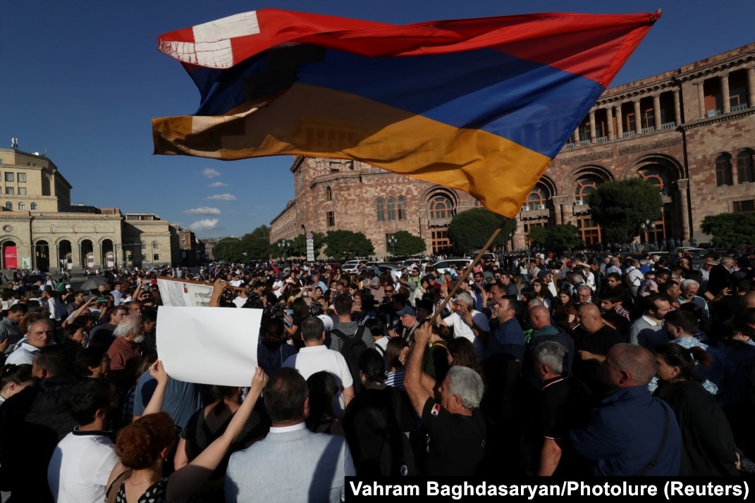 World leaders urge halt to Azerbaijan-Armenia fighting as death toll rises