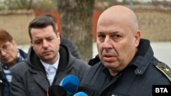 Директорът на пловдивската полиция Васил Костадинов (вдясно). Архивна снимка