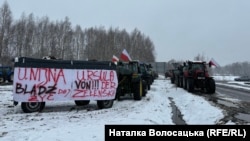 Polish farmers blockade the Dorohusk checkpoint on February 9.