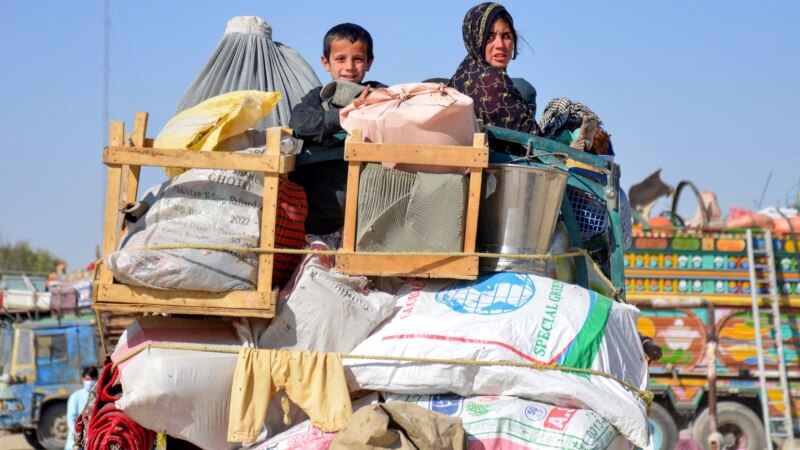 44,000 Afghans In Pakistan Still Awaiting U.S., Foreign Resettlement