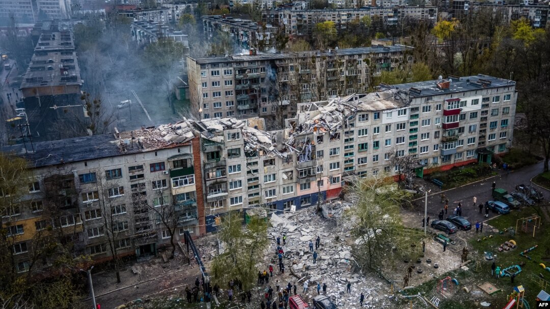 Жилой дом, разрушенный в результате обстрела, Славянск, 14 апреля 2023 года