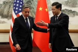 Državi sekretar SAD Entoni Blinken s kineskim ministrom spoljnih poslova Ćin Gangom, s kojim je razgovarao sedam i po sati, Peking, 18. jun 2023.